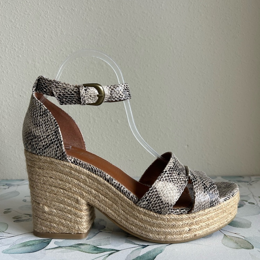 Mi.iM Lynn Snakeskin Platform Sandals